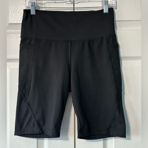 Danskin Black Bike Shorts Side Pockets High Rise Waistband Shaping Contour Sz M - Picture 2 of 6